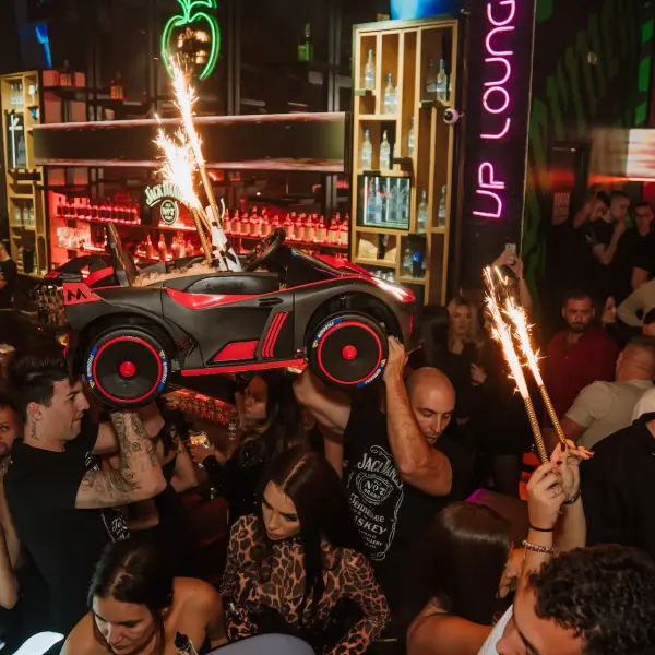 GoldenCube Mostar - 💋 KISS IT BETTER 💋