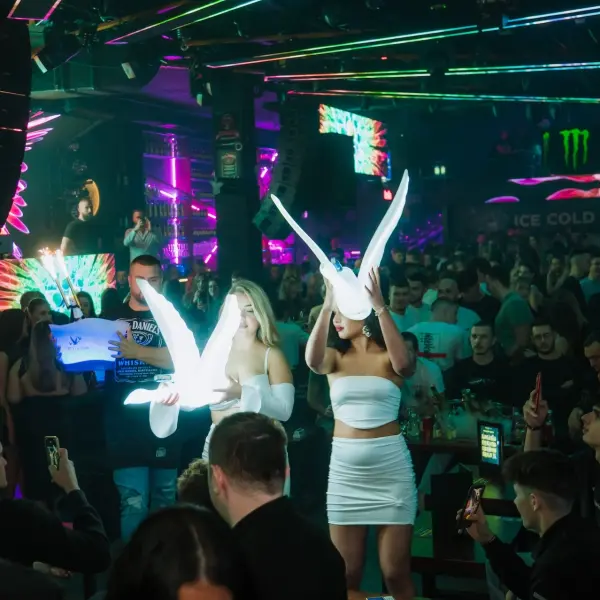 GoldenCube Mostar - 🌟 HIT THE LIGHTS 🌟