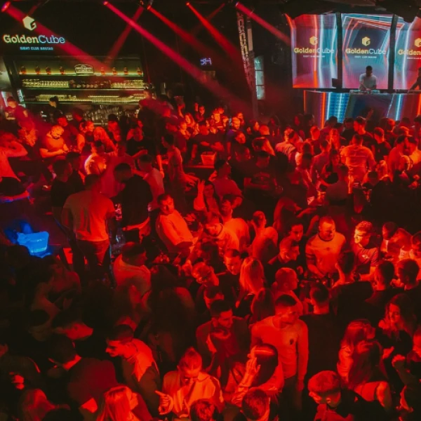 GoldenCube Mostar - VERO, NEVERO